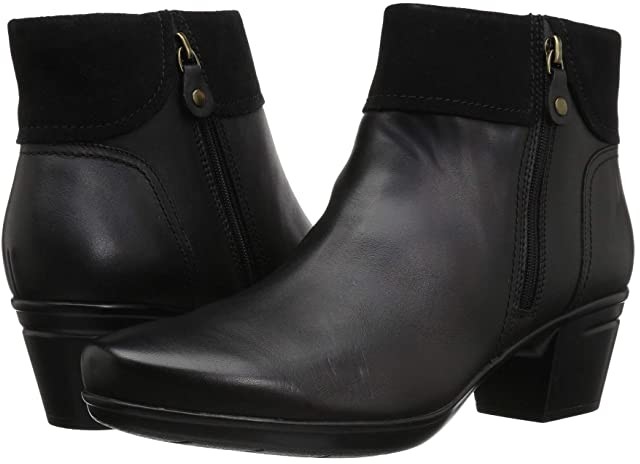 clarks women's emslie moxie ankle bootie