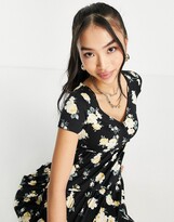 Thumbnail for your product : Hollister floral print tiered mini dress in black