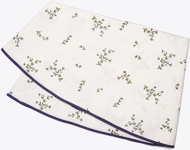 Jolie Fleur Round Tablecloth, 120"