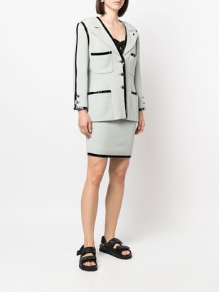 CHANEL Vintage 04C CC Logo Skirt Suits #36 Tweed Jacket No.5 White