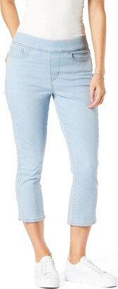 Signature by Levi Strauss & Co. Gold Label Women's Totally Shaping Pull On Capri (Available in Plus Size)