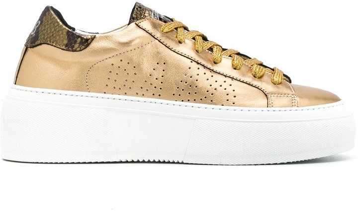 p448 metallic lace up sneaker