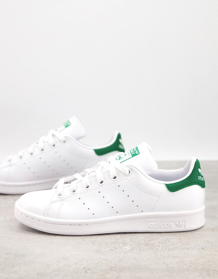 adidas Stan Smith trainers in white and green - WHITE - ShopStyle