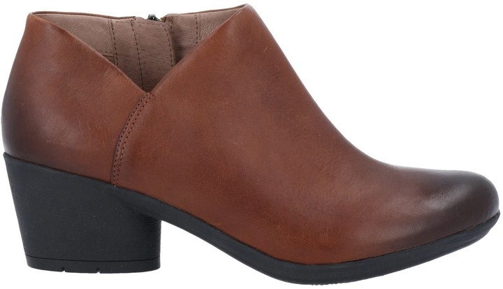 dansko boots womens
