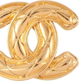 Chanel Pre Owned 1994 diamond-embossed CC brooch