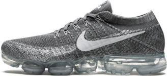 black vapormax size 15