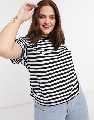 ASOS Curve DESIGN Curve ultimate t-shirt in black and white stripe