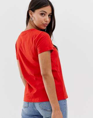 ASOS Petite DESIGN Petite ultimate t-shirt with crew neck in red