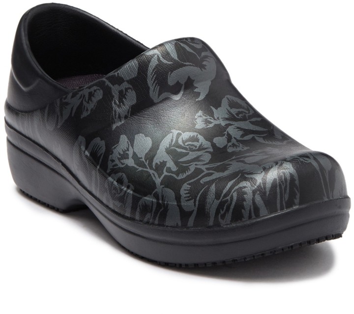 neria pro ii graphic clog