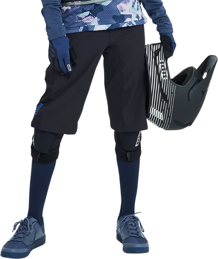 Ion Scrub Amp BAT Short - Women's