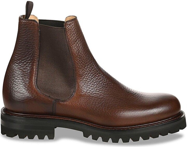 chelsea boots round toe