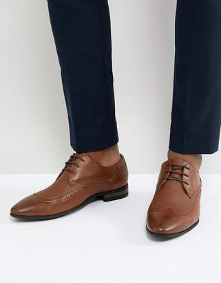 New Look Brogue With Embossed Detail In Tan