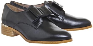 flexa slip on with bow