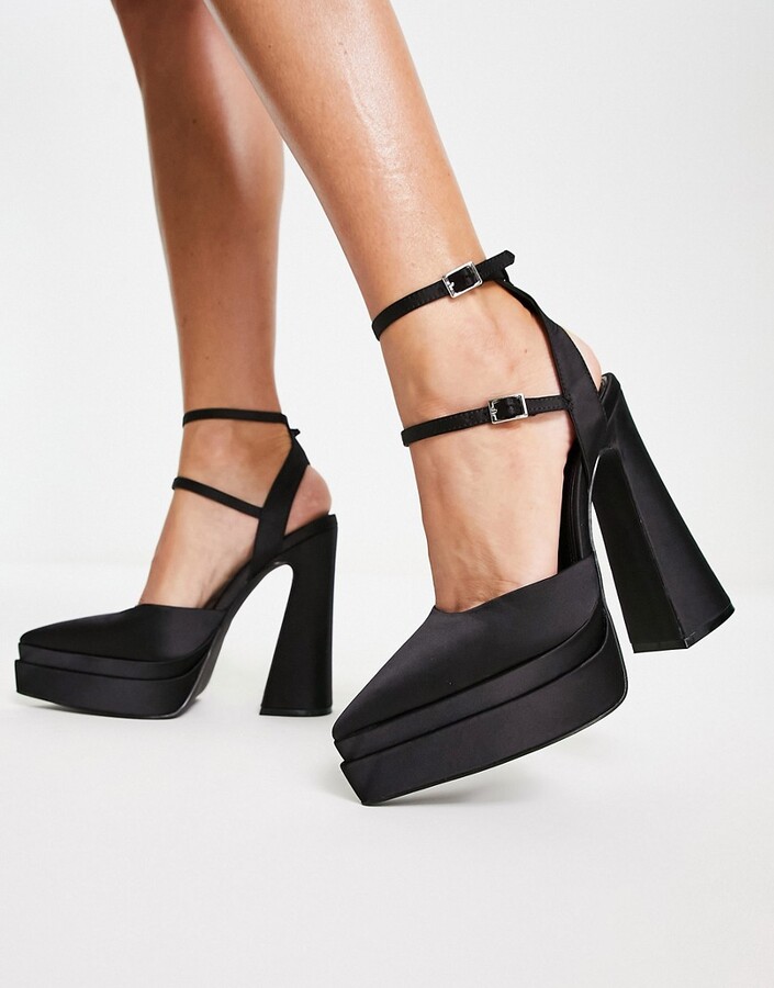 pointed platform shoes