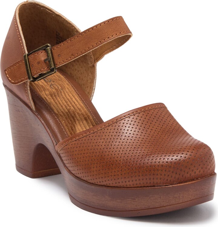 B O C BY BØRN Gia Woodgrain Platform Mary Jane Pump