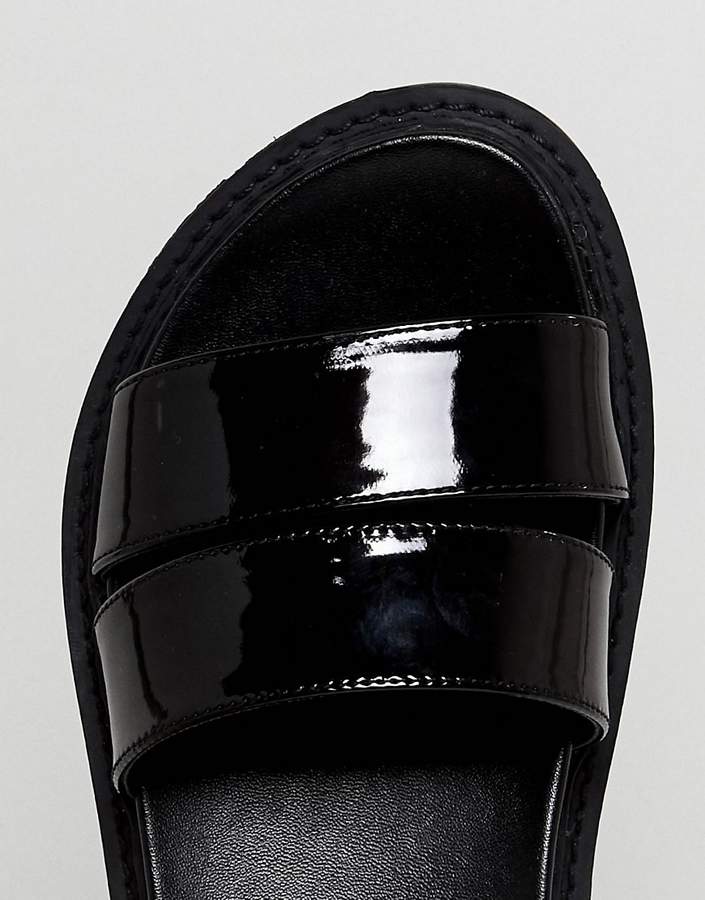 ASOS – FLOCK – Flache Sandalen mit dicker Sohle - ShopStyle Sandals