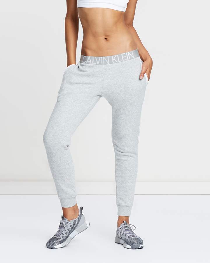 calvin klein statement 1981 joggers Online shopping has never been as easy!