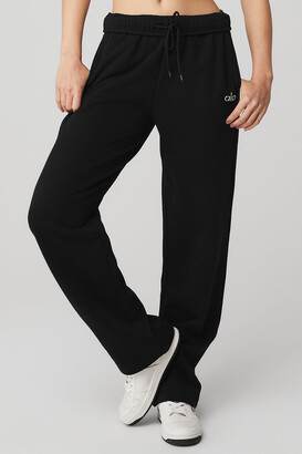 Alo Yoga Accolade Straight Leg Sweatpant in Black, Size: 2XS