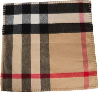 Burberry Woman Pillow or pillow case