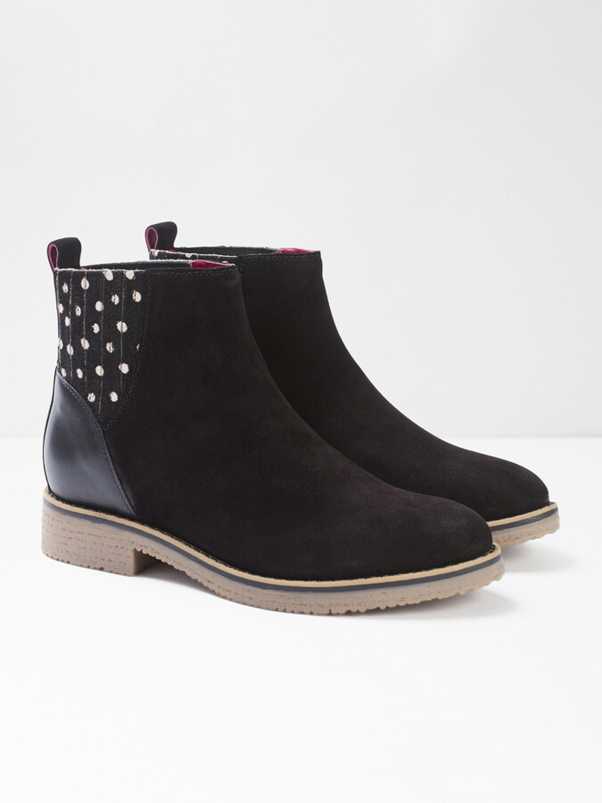 white stuff black boots