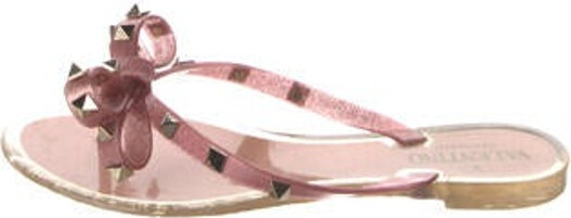 rockstud glittered rubber flip flop