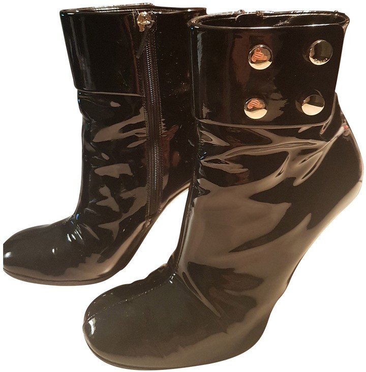 gucci patent leather boots