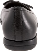 Thumbnail for your product : Trotters Dellis Ballet Flat