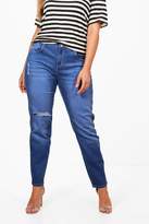 Thumbnail for your product : boohoo Plus Mid Rise Skinny Ripped Knee Jean