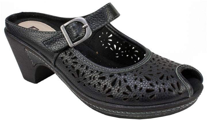 white mountain clogs