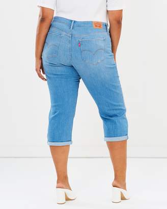 Plus Size Shaping Capri Jeans