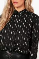 Thumbnail for your product : boohoo Plus Amelia Lightening Print Woven Shirt