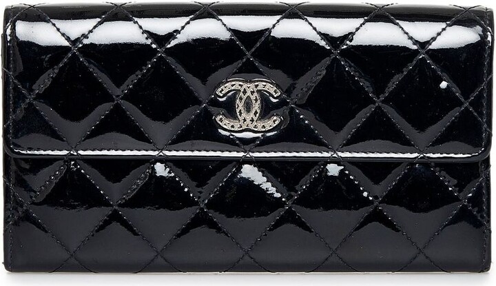 Chanel Pre Owned 1997 CC logo-embossed compact wallet - ShopStyle