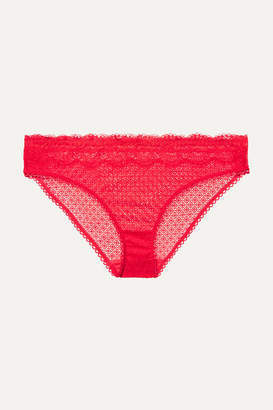 Stella McCartney Katie Kissing Scalloped Stretch-lace Briefs - Red