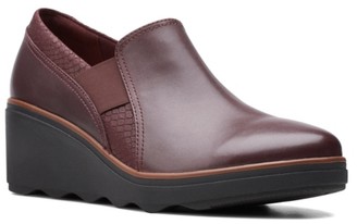 discount clarks clogs