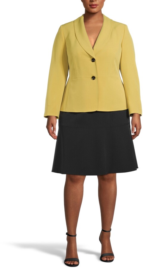 Le Suit Womens Plus Size 4 Button Jewel Neck Seamed Texture Jacquard Slim Skirt Suit