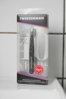 Tweezerman Anniversary Slant Tweezers - Black ALL at Urban Outfitters