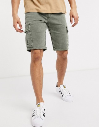 red levi cargo shorts