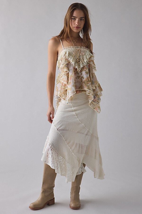 Kimchi & Blue Kimchi Blue Willow Flounce Asymmetric Tiered Lace Trim Cami in Cream
