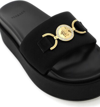 ★VERSACE★ Medusa Biggie Slide サンダル【関税送料込】 Versace Medusa Biggie Sandals | Black | FARFETCH