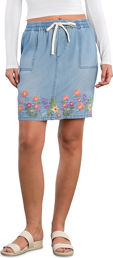 BILLY T Floral Chain Hem Skirt