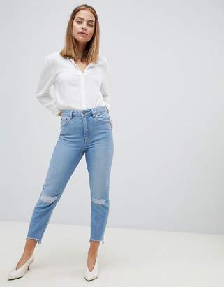 ASOS Petite Design Petite Farleigh High Waist Slim Mom Jeans In Zaliki Light Vintage Wash With Busted Knees