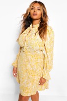 Thumbnail for your product : boohoo Plus Floral Lace Up Detail Skater Dress
