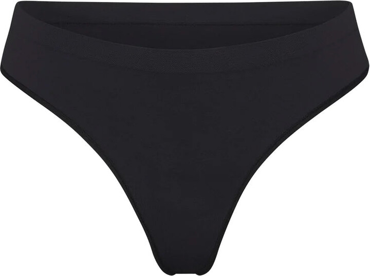 SOFT SMOOTHING SEAMLESS THONG | CLAY