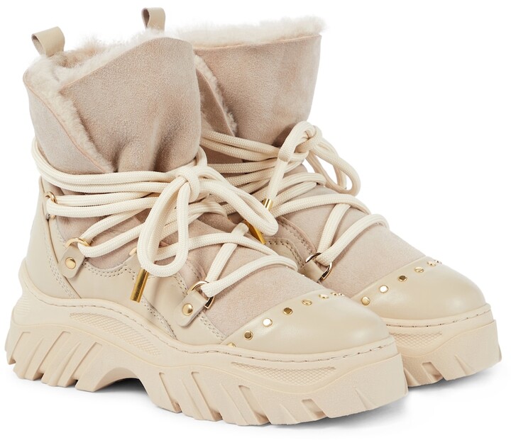 stylish trendy hiking boots for women 