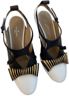 headline pump louis vuitton