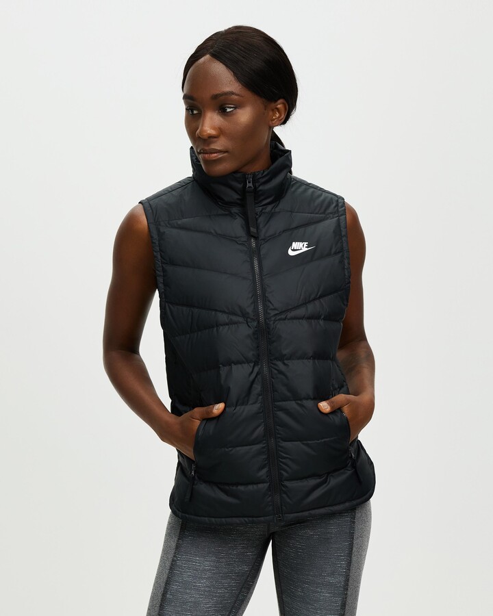 nike cropped borg fleece in black