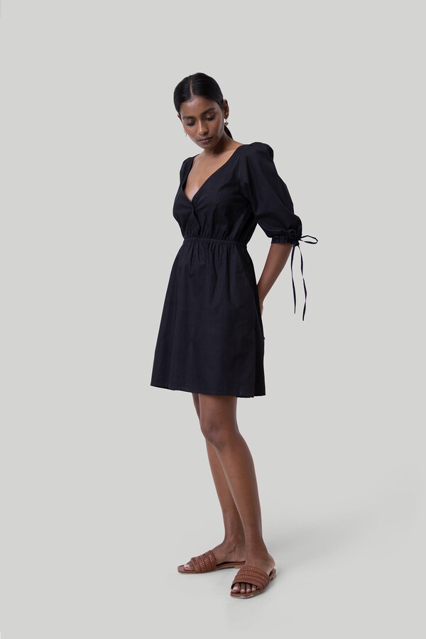 Reistor Gathered Elbow Sleeve Short Dress in Black