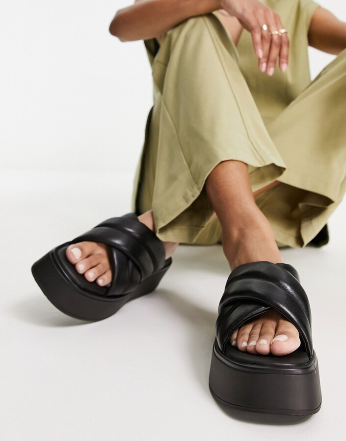 Vagabond Courtney crossover flatform sandals in black leather - ShopStyle