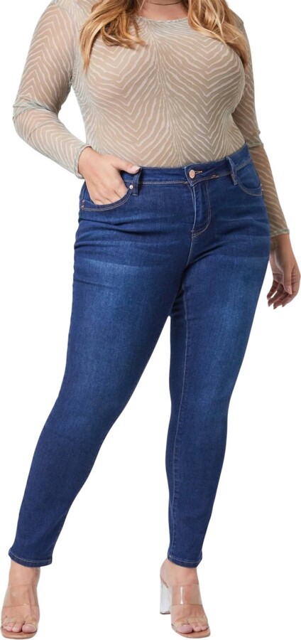 YMI Jeanswear Junior Plus Wannabettabutt Mid-Rise Skinny Jean In Dark Indigo