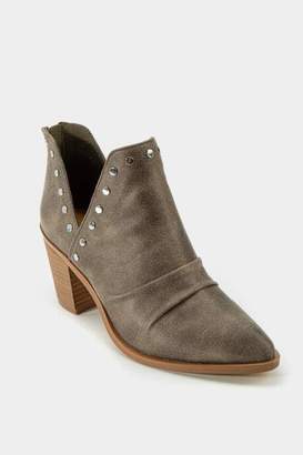 Report Fergus Chop Out Ankle Boot - Olive